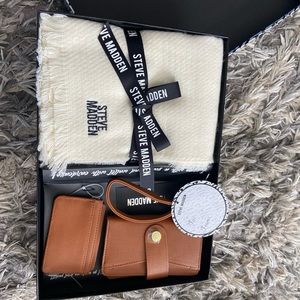 Steve Madden Gift Set